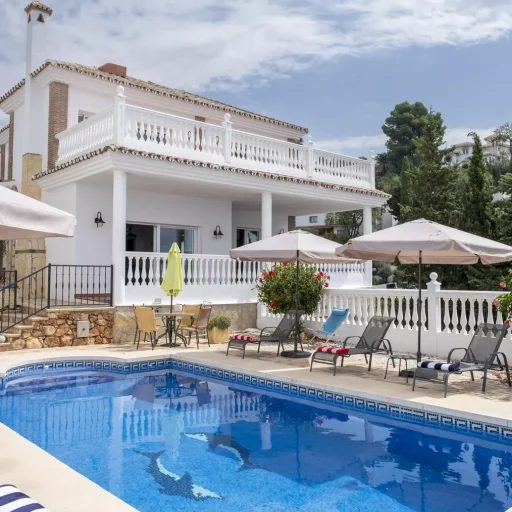 Beautiful villa in Mijas Pueblo to rent with private heated swimming pool